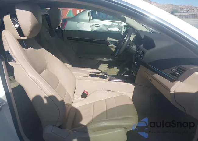 WDDKJ7DB7CF152018: 42304068