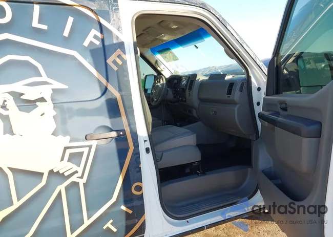 1N6BF0KM6JN800780: 42304093