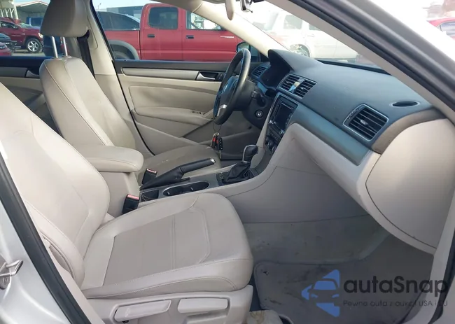 1VWBS7A37FC019833: 42305402