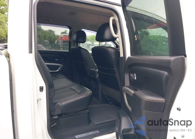 1N6BA1F43HN558166: 42305516