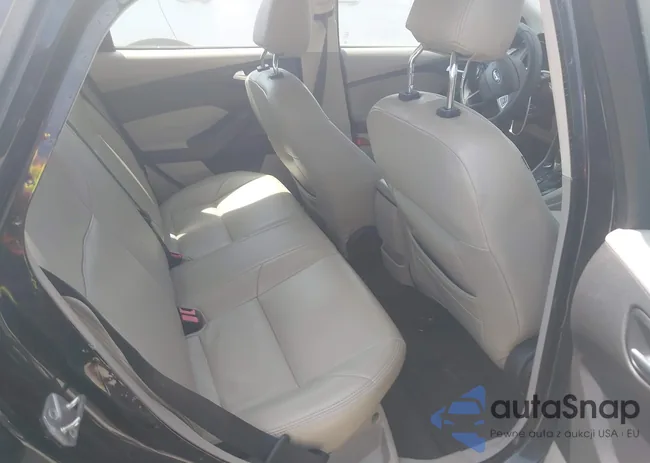 1FADP3F25FL353824: 42305575