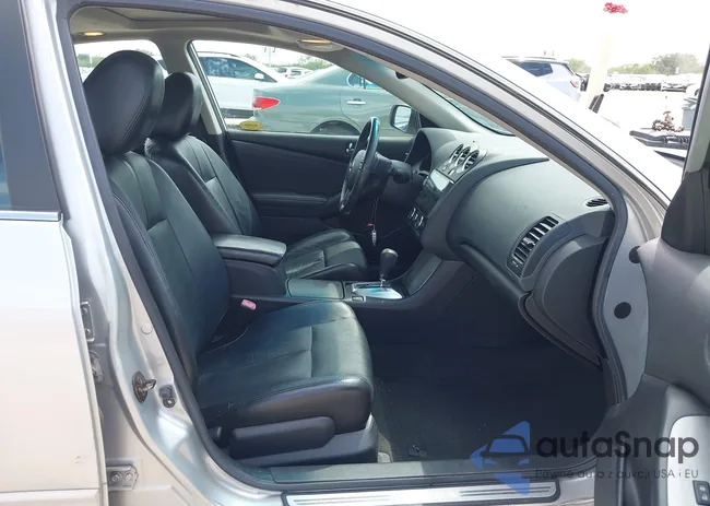 1N4AL2AP9AN553467: 42305607