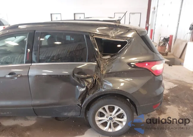 1FMCU9HDXJUA96450: 42305633