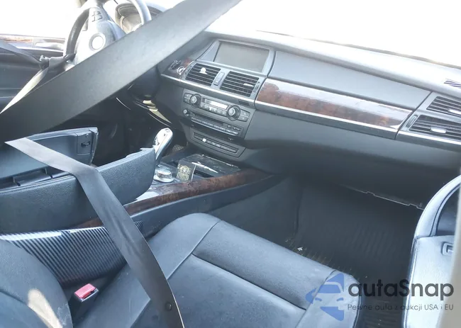 5UXFE43588L033198: 42305048