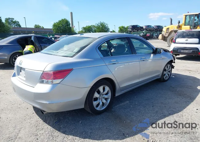 1HGCP2F85AA173494: 42306777