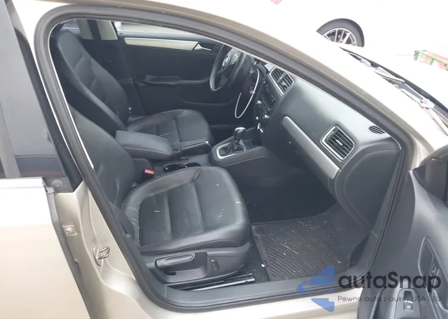 3VWDP7AJXDM239102: 42306088