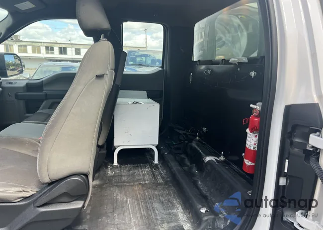 1FTEX1CB8JKF05956: 42306174