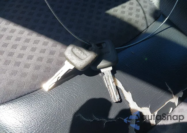 YV1LW61J8Y2644104: 42307218