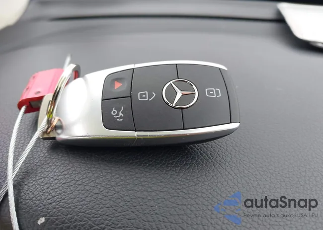 W1N0G8EB2LF815668: 42307644