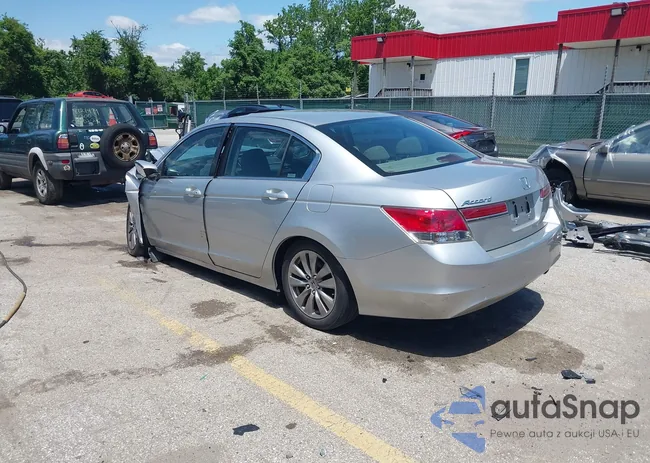 1HGCP2F79CA109405: 42306829