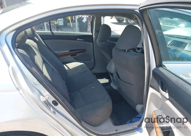 1HGCP2F79CA109405: 42306829