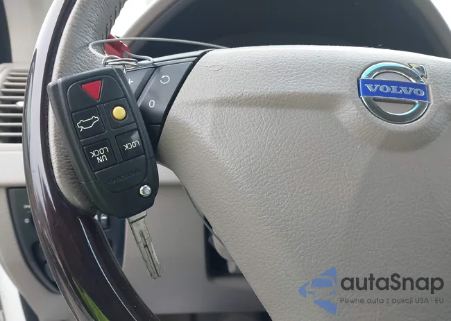 YV1CZ852051198196: 42308256