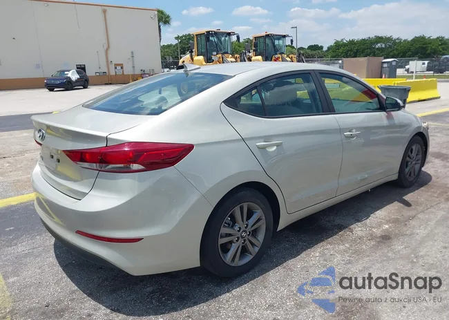 5NPD84LF2JH305697: 42308708