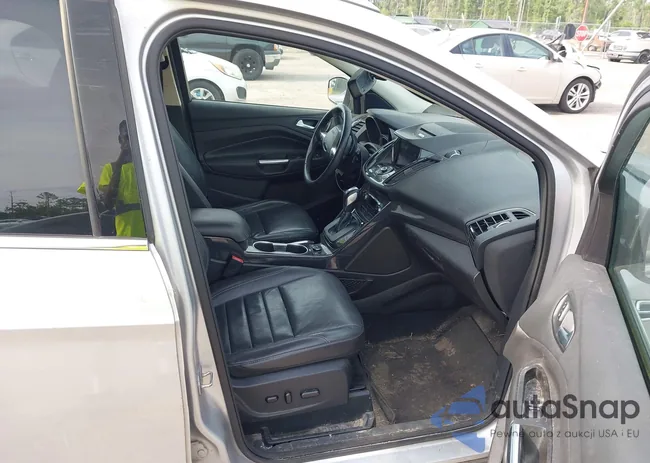 1FMCU0J9XGUB19929: 42307921