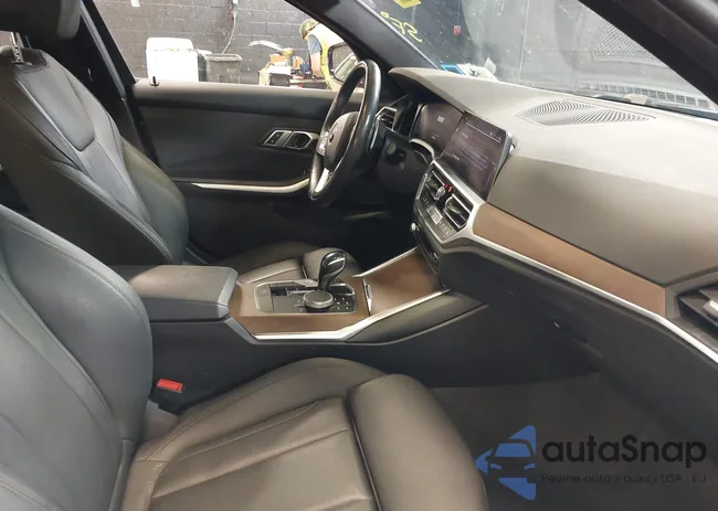 WBA5R7C5XKAJ85633: 42309316