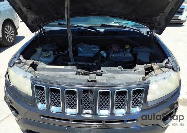 1C4NJCEA4GD720040: 42309629