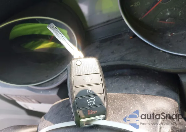 KNDMA5C19F6037814: 42310105