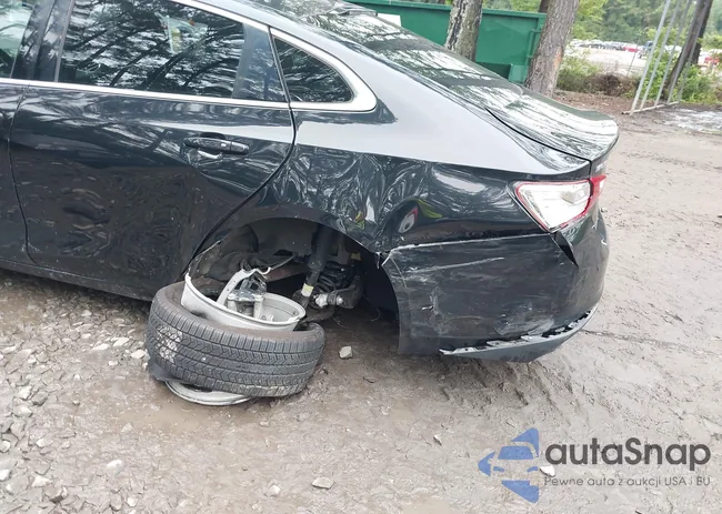 1G1ZD5ST5JF220015: 42310945