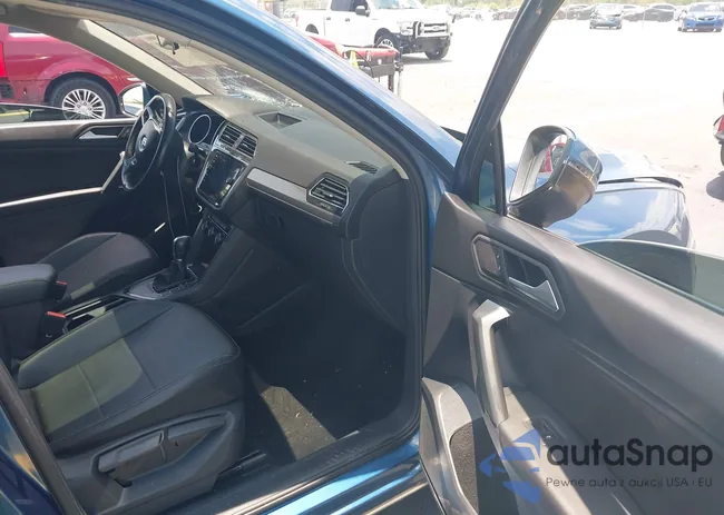 3VV3B7AX9KM057438: 42312330