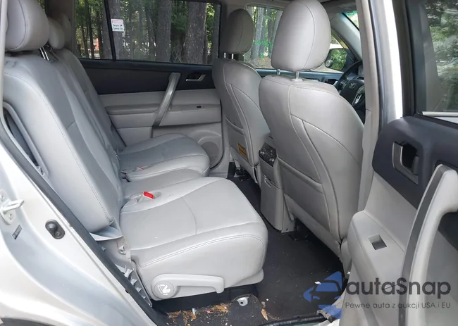 5TDBK3EH6DS256875: 42312732