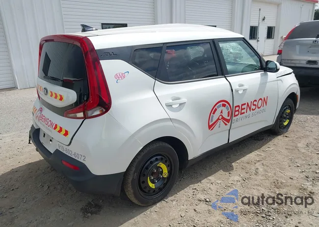 KNDJ23AU2M7143241: 42313272