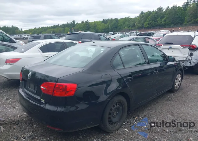 3VW2K7AJ8DM222711: 42313574