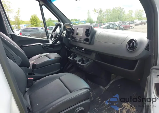 W1Z4DGHY3NT096986: 42312801