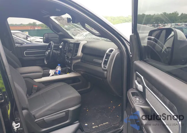 3C6UR5DL9KG534502: 42313035