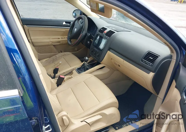 3VWST81K86M010258: 42313051