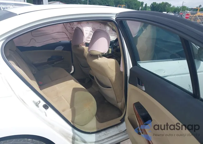 1HGCP2F74BA048009: 42314677