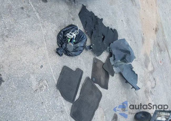 1FADP3J20DL305717: 42314023