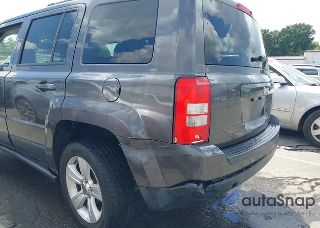 1C4NJPFB8FD419929: 42315972