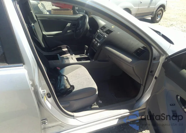 4T1BF3EK8BU721676: 42318187