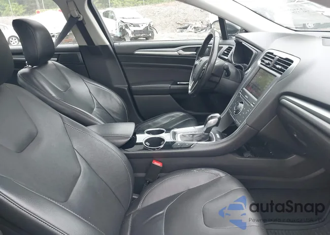 3FA6P0SU4DR284766: 42318276