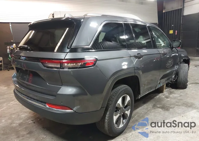 1C4RJYB69N8715159: 42318282