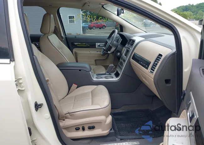 2LMDU68C18BJ27938: 42318376