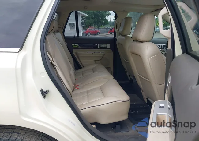 2LMDU68C18BJ27938: 42318376