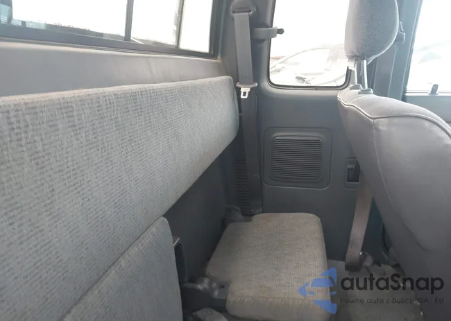 4TAVL52N2WZ143695: 42318458