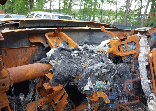 1FT7X2B67FEA08647: 42318472