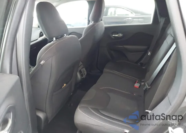 1C4PJLCB6GW247945: 42318476