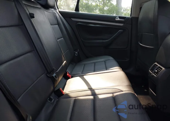 3VWRZ71K48M067079: 42318489