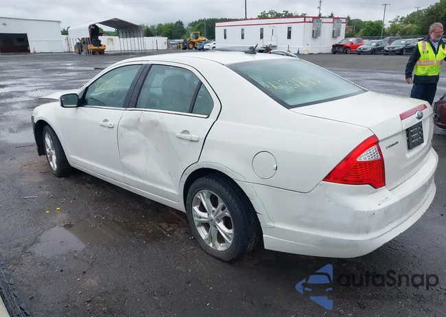 3FAHP0HA4CR261668: 42318115