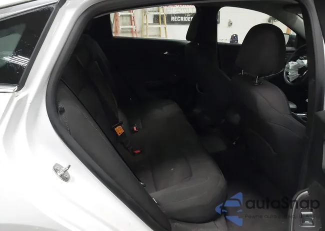 1G1ZB5ST5JF280513: 42319772