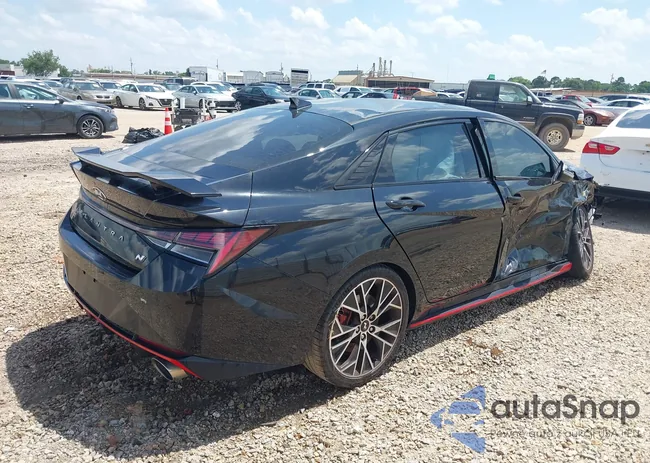 KMHLW4AK5PU010217: 42318893