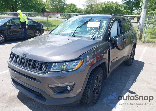 3C4NJDBB0JT454598: 42318972