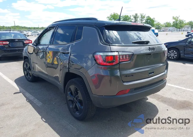 3C4NJDBB0JT454598: 42318972