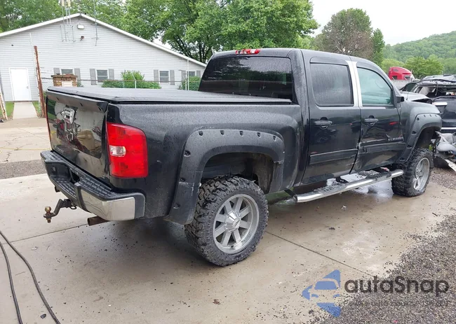 1GCPKSE73CF210488: 42320623