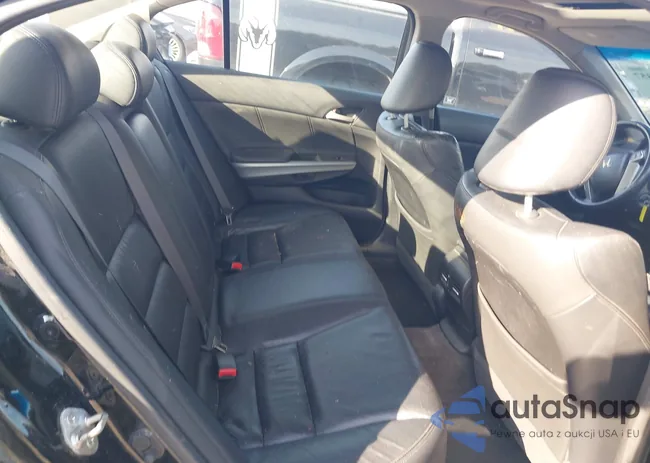 1HGCP3F88AA003491: 42319857