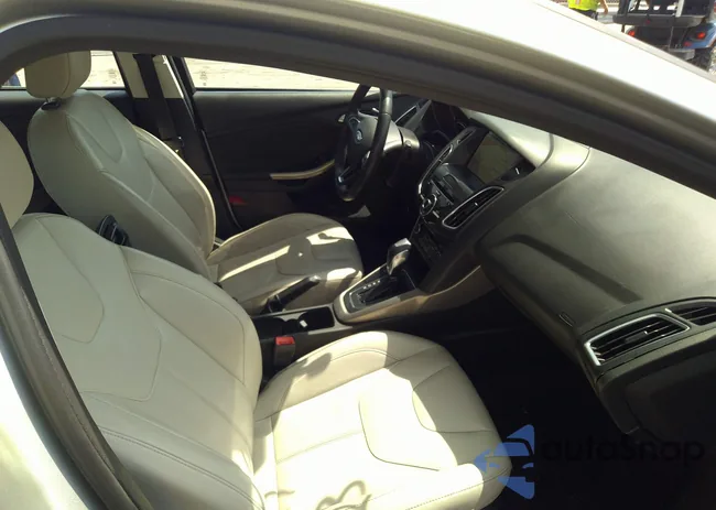 1FADP3J26JL280723: 42319900