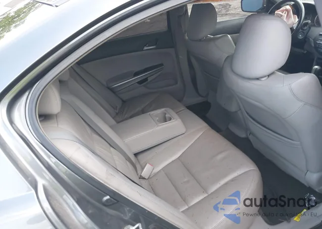 1HGCP26849A171117: 42319973